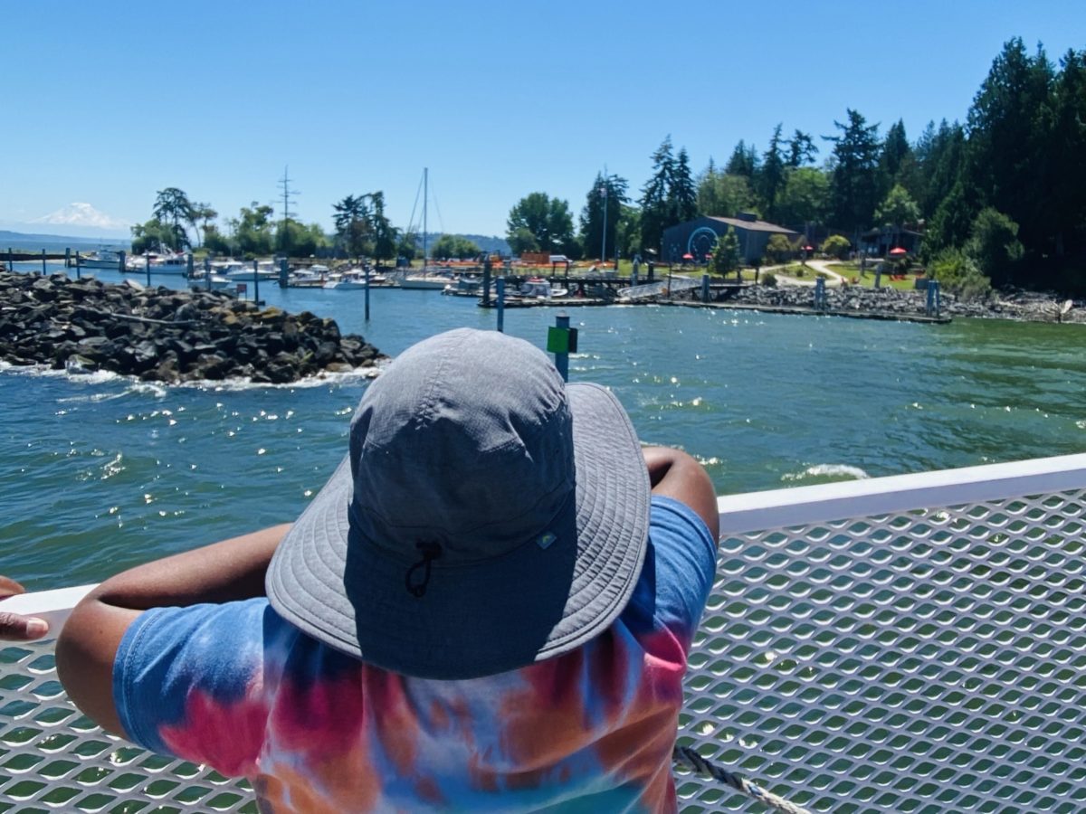 Heading into Blake Island we see the Longhouse in the distance