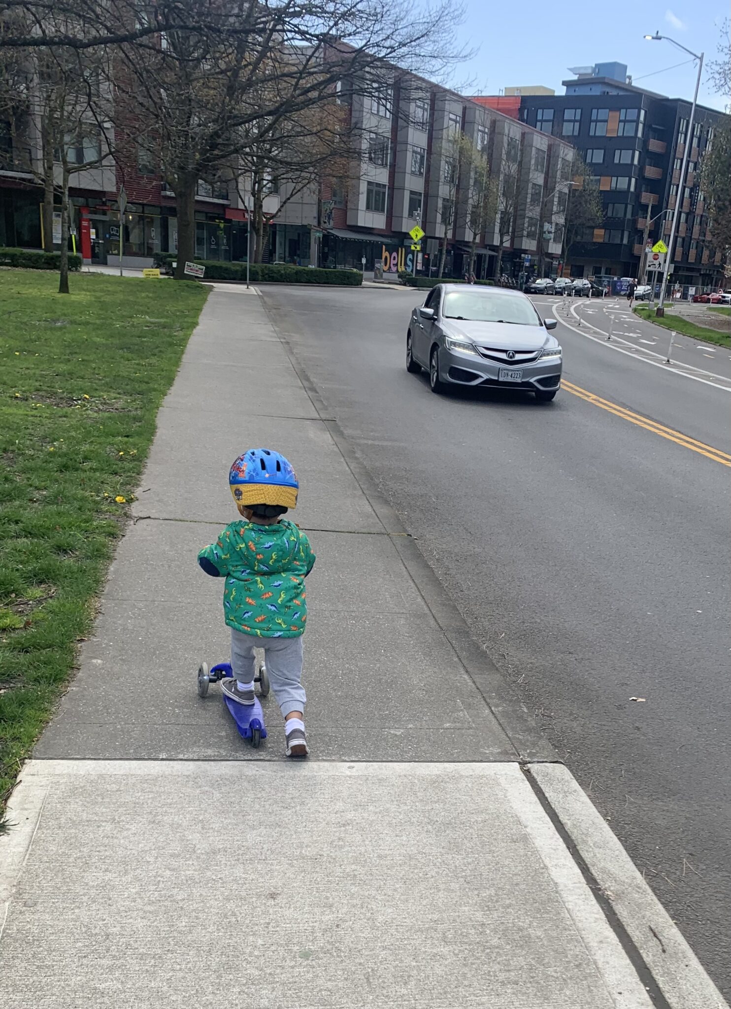 Scooter on Green Lake sidwalk