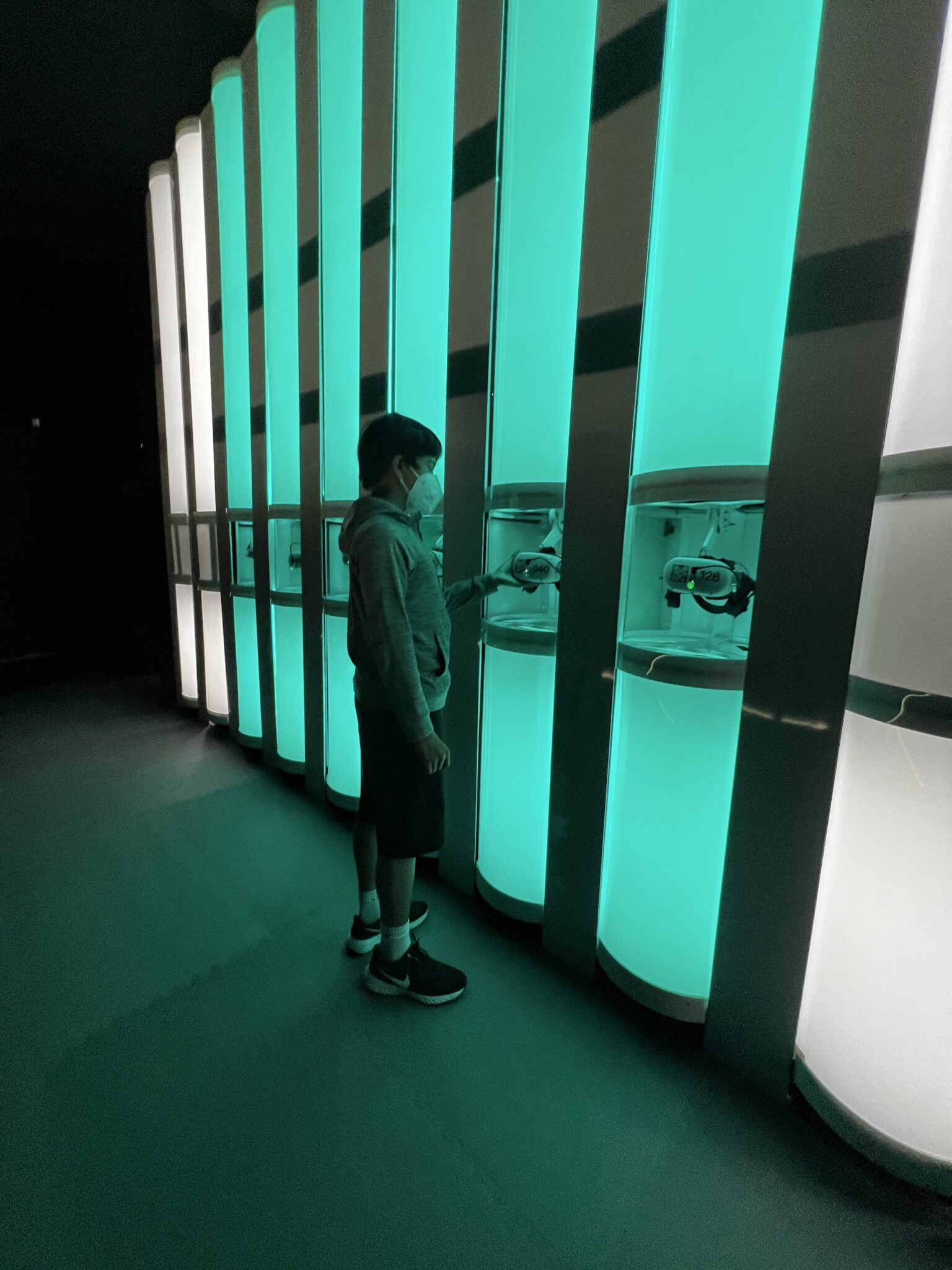 Choose your VR headsets from a lighted room.