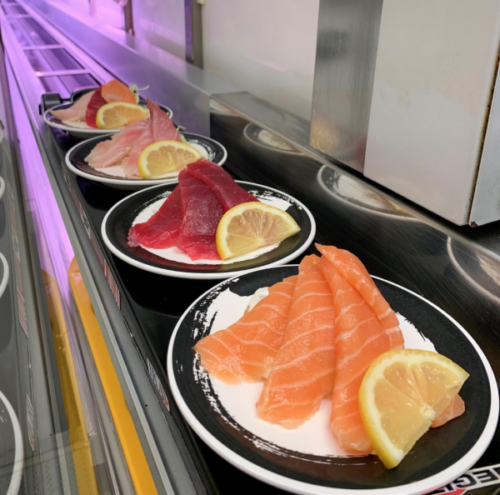 Sushi conveyor to Genki Sushi
