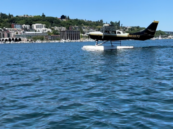 A very close look at Seaplanes on Lake Union