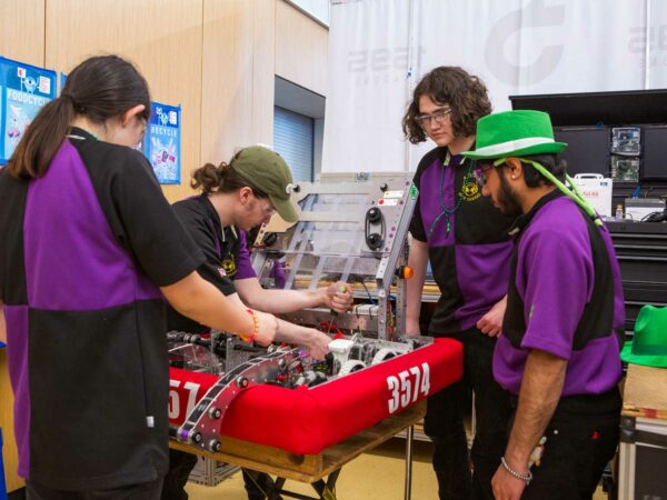 4H offers life lessons in the form of robotics