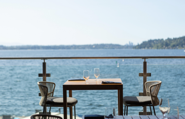 Water's Table Patio. Photo courtesy: Hyatt Regency Lake Washington). 