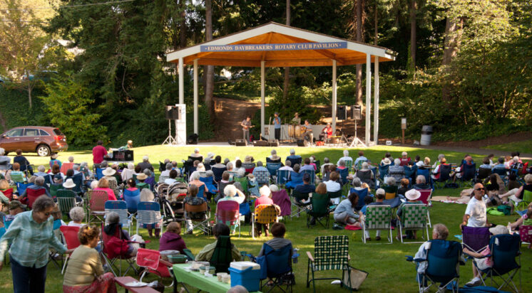 Ranger and the Re-Arrangers playing in Edmonds City Park Concert in the Park.