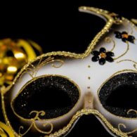 carnival-3075912_640