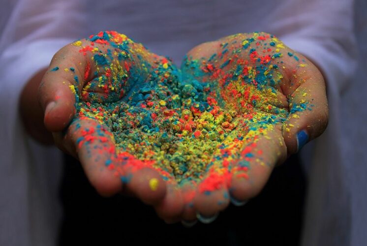 holi