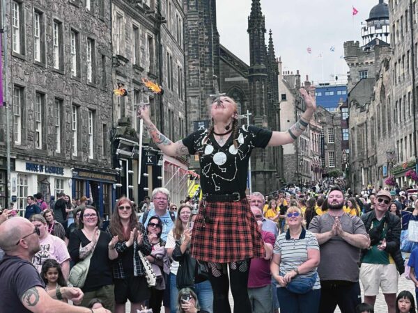 Edinburgh with kids travel guide fringe